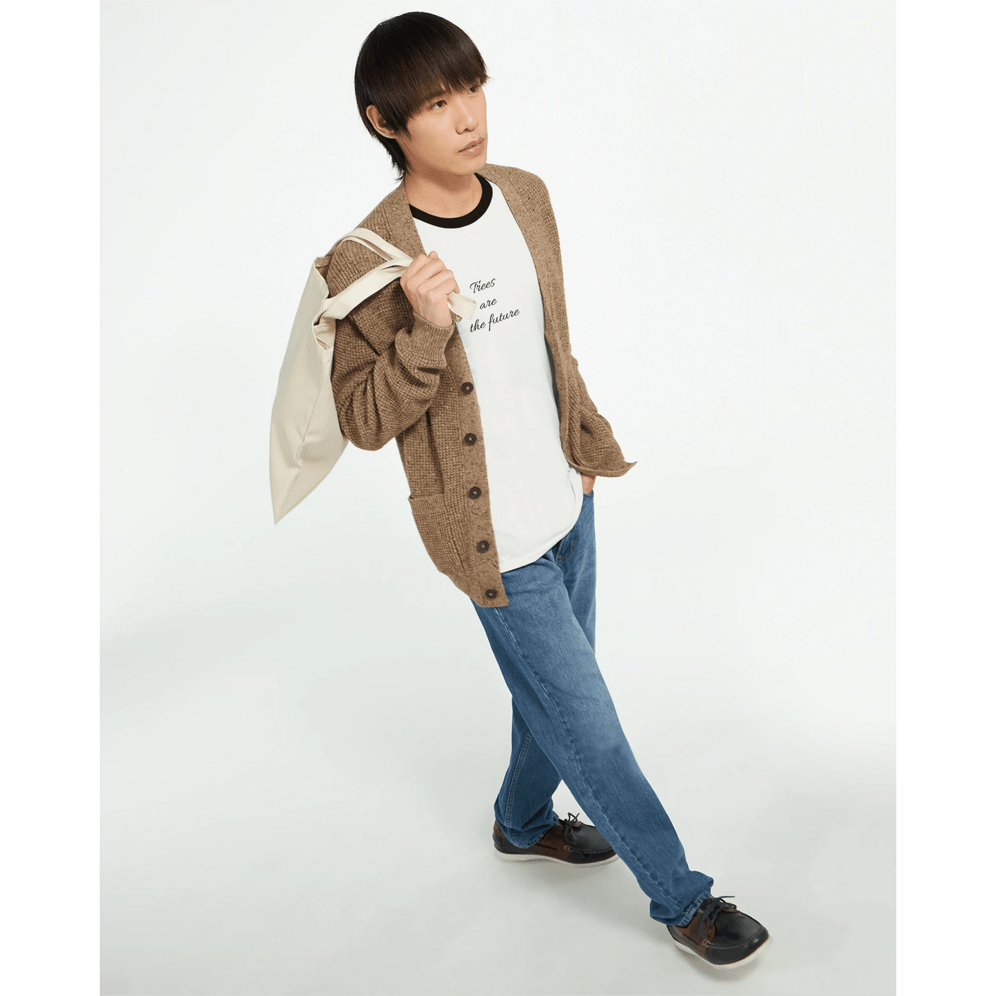 Classic Ringer T-Shirt Add a timeless, retro look to your wardrobe with the Classic Ringer T-Shirt. A must-have for any collection, this tee features contrast-color binding on the neck and sleeves for a stylish and unique touch. The regular fit and tapere